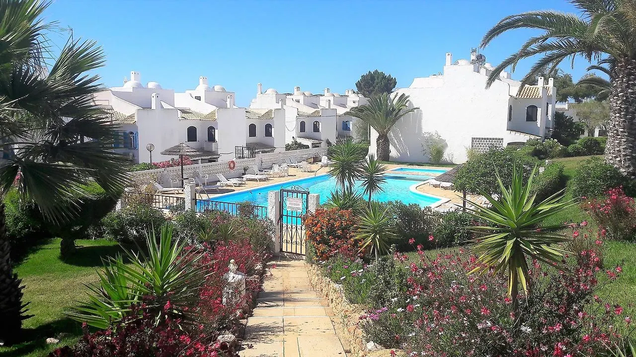 Vila Mourisca contacts
